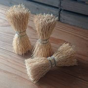 Genisteae brush for Iron pan エニシダ根で作られた鉄鍋用ブラシ