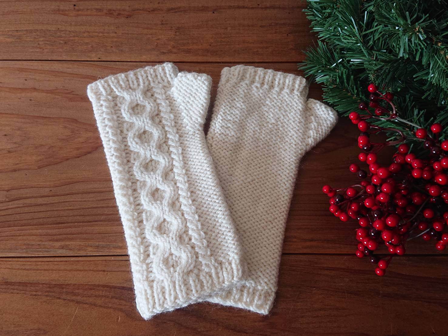 ARAN WOOLEN MILLS HAND WARMER アラン編みのハンドウォーマー
