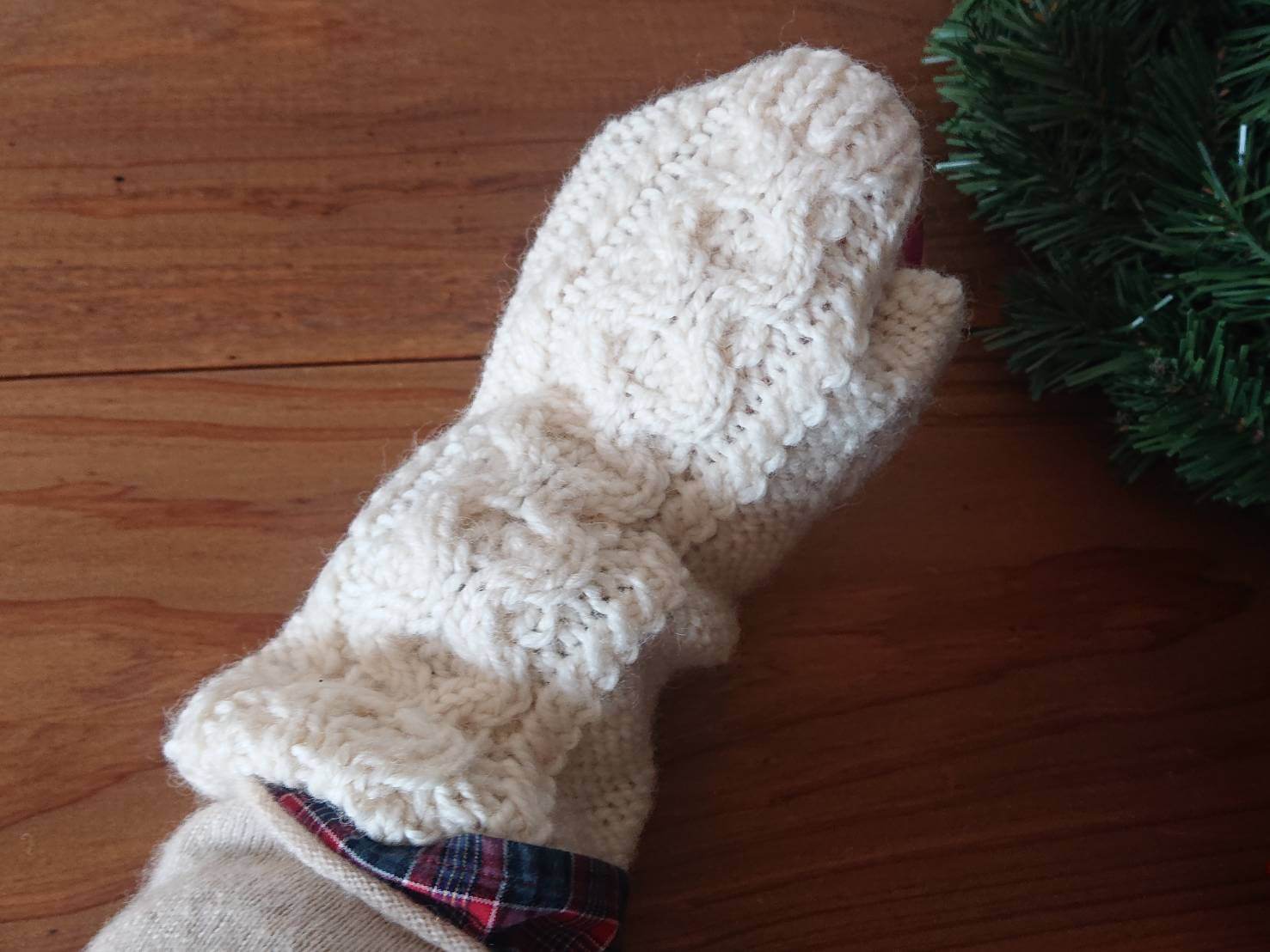 ARAN WOOLEN MILLS HAND WARMER アラン編みのハンドウォーマー