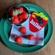 STRAWBERRY HULLER いちごのへタとり