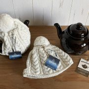 BROWN BETTY TEA POT&ARAN WOOLEN MILLS TEA COSY