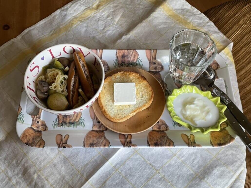 Ihe Breakfast Tray Rabbits