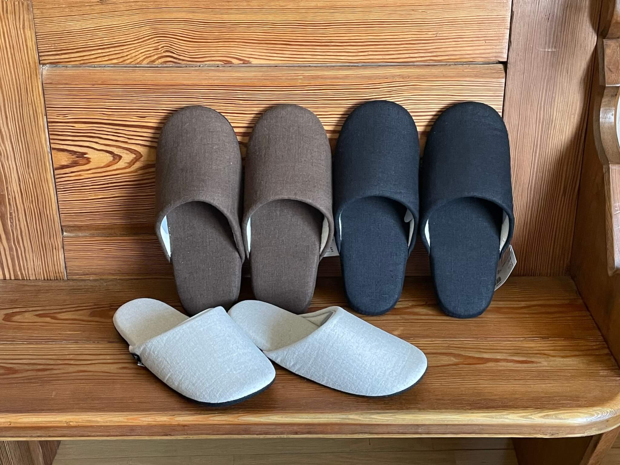 Linen slippers
