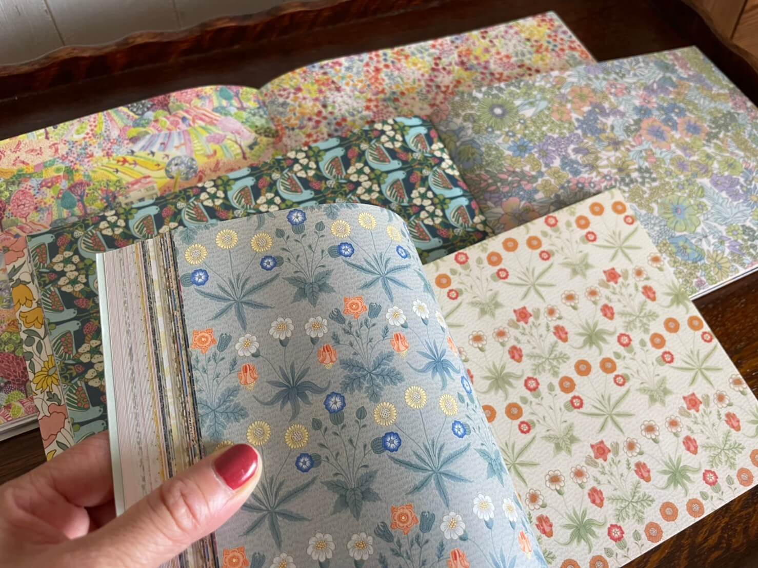 100 Letter Book LIBERTY PRINT & William Morris