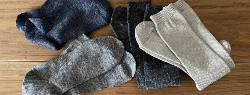 SMALL STONE LINEN SOCKS 履き心地の良いリネンソックス