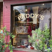 WINDOW DISPLAY ウィンドウディスプレイが変わりました