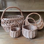 WNUK ポーランドで作られているバスケット