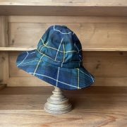 タータンチェックの帽子