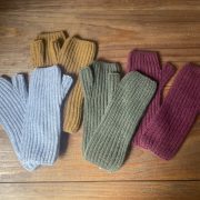 JOHNSTONS CASHMERE KNIT GLOVES 2024