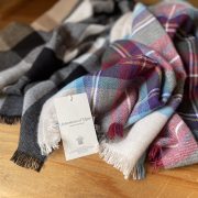JOHNSTONS CASHMERE LIGHT WEIGNT STOLES 2024ジョンストンズライトウェイトカシミヤ