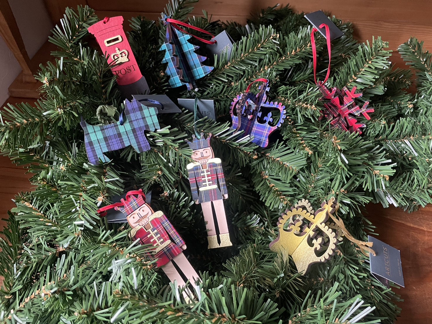 イギリスの刺繍オーナメント