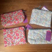 アリスキャロライン（リバティ タナローン ）中綿入りポーチ