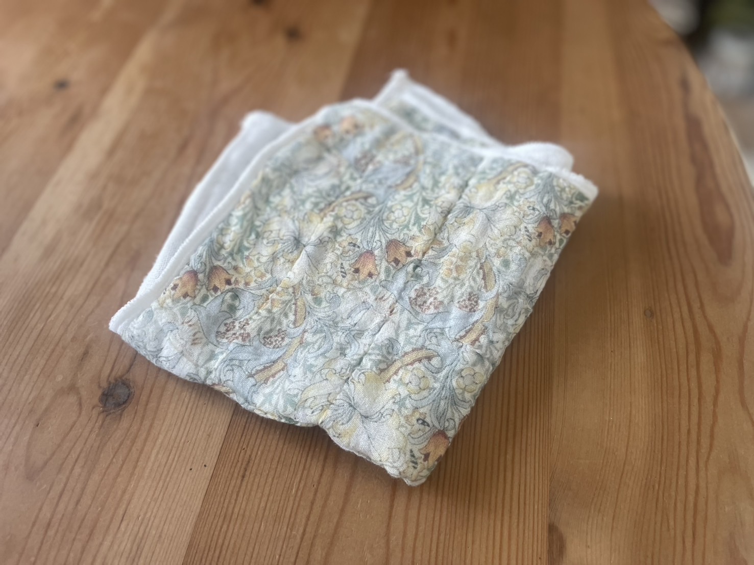 蚊帳の夢®絵便りふきん ウィリアムモリスとロンドン柄