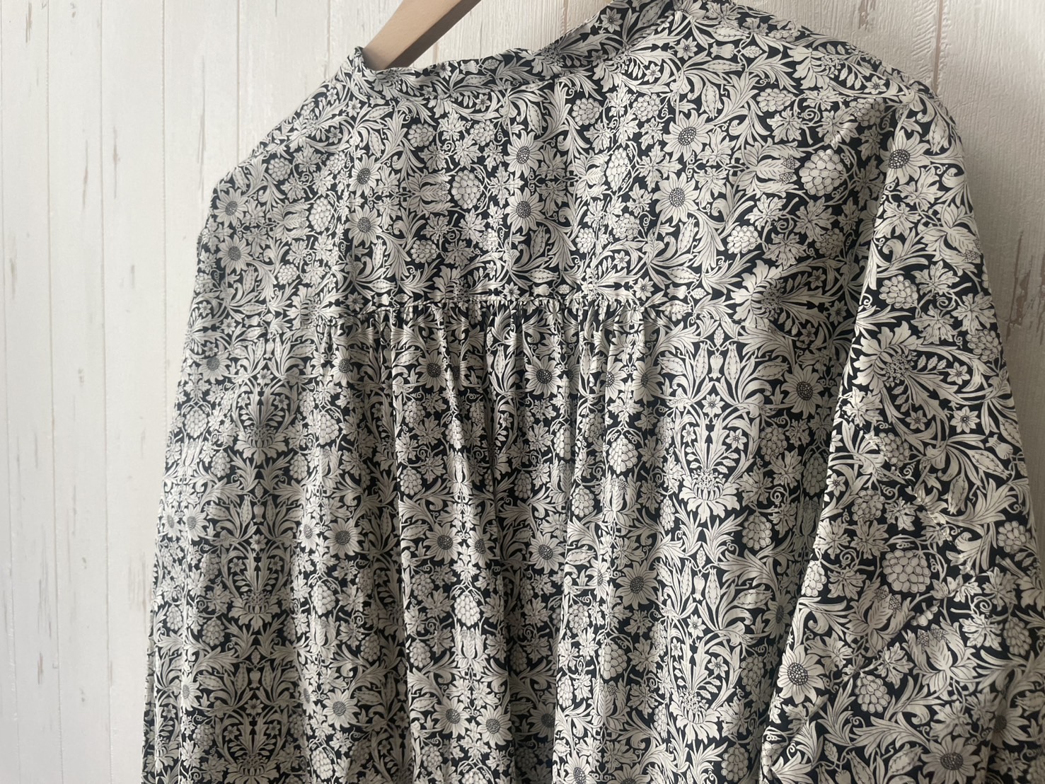 Utilite リバティプリントスタンドカラーシャツ