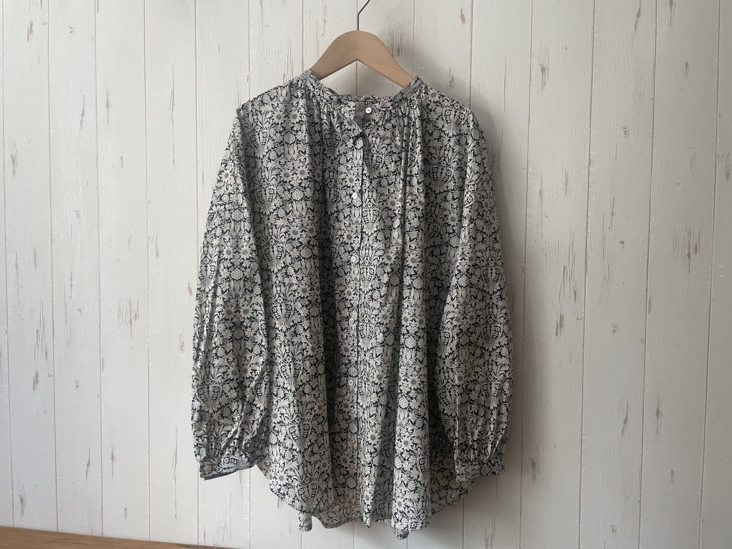 Utilite リバティプリントスタンドカラーシャツ