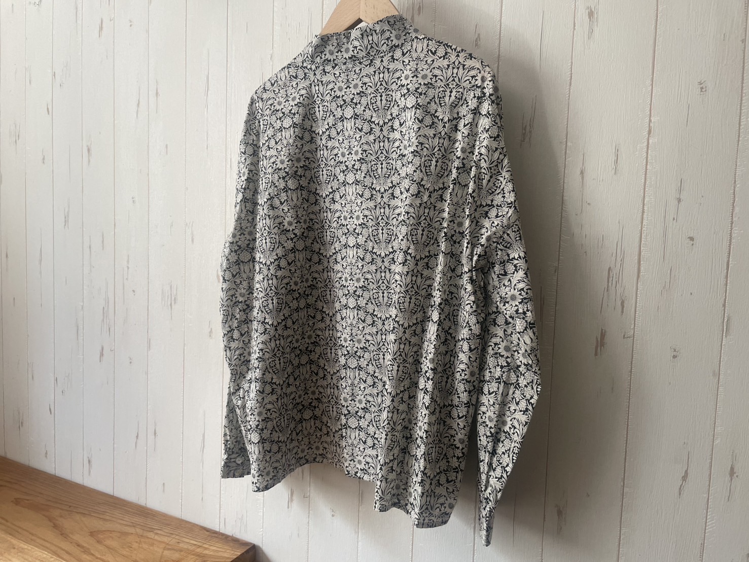 Utilite リバティプリントスタンドカラーシャツ