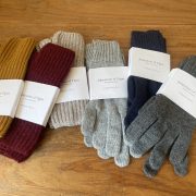 JOHNSTONS CASHMERE KNIT GLOVES 2025