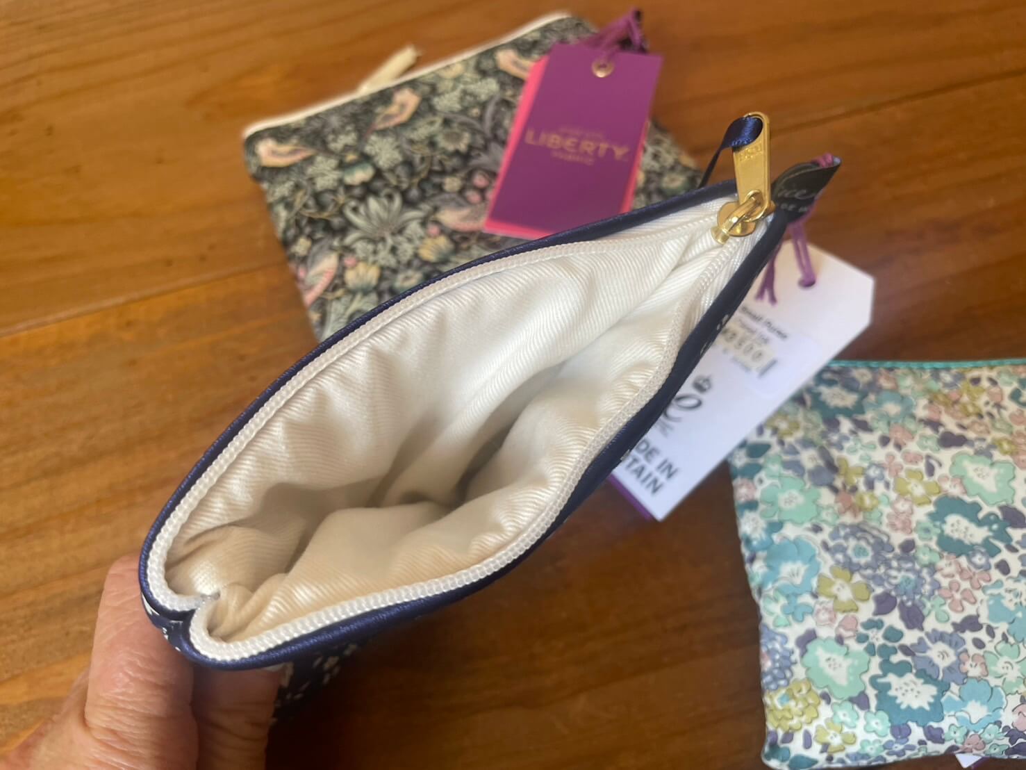 アリスキャロライン(リバティ タナローン )ポーチ