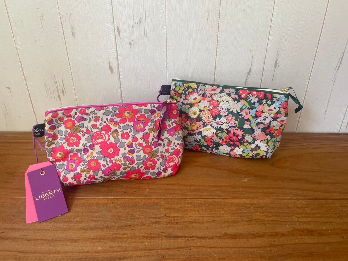 アリスキャロライン(リバティ タナローン )ポーチ