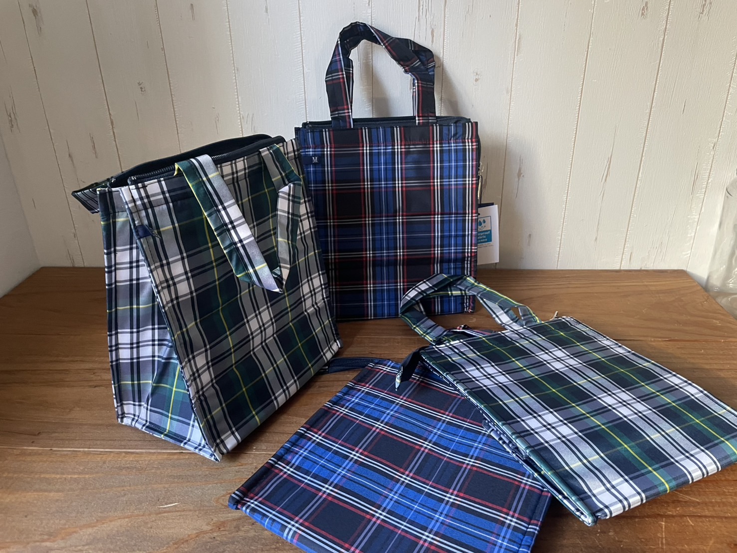 撥水生地で作られた保冷バッグ