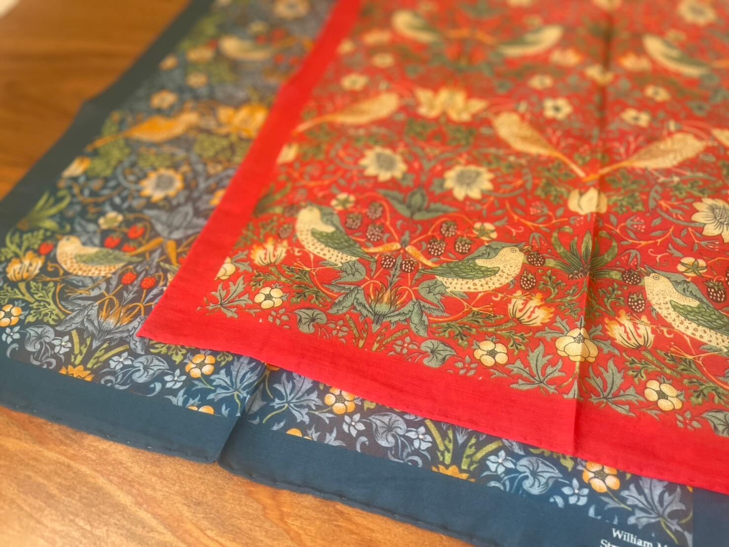 Le Chateau 英国製 ウィリアムモリス シルク&コットン ミニチーフ NEW