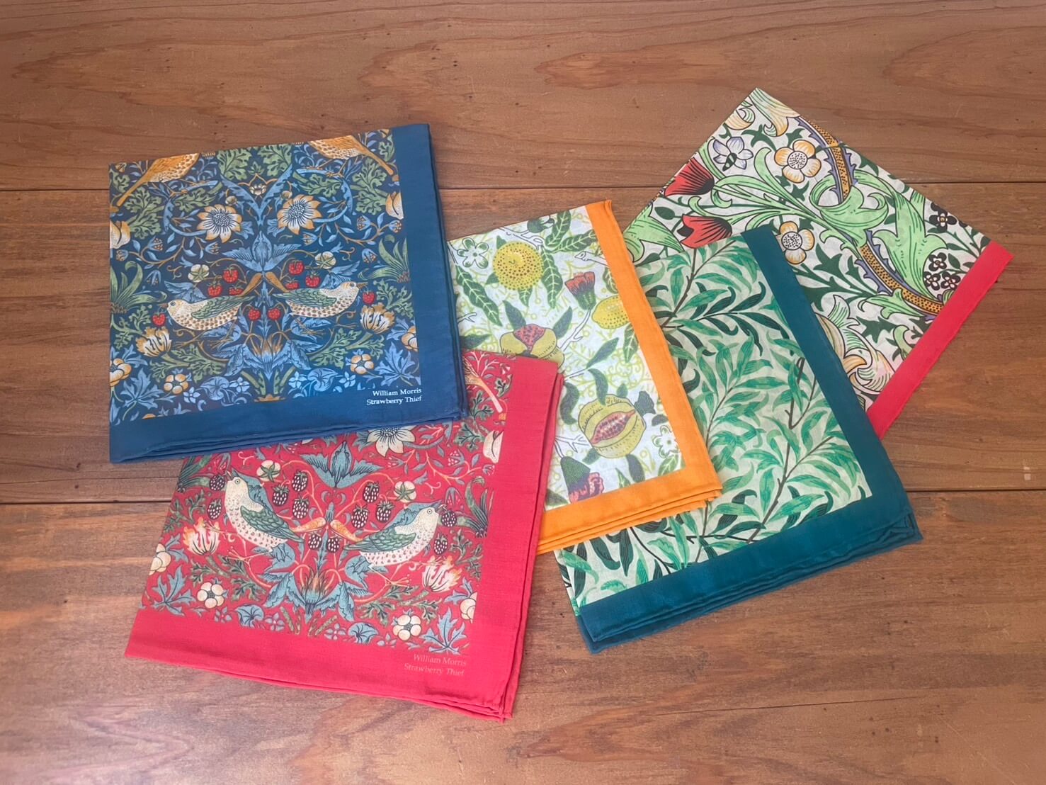 Le Chateau 英国製 ウィリアムモリス シルク&コットン ミニチーフ NEW