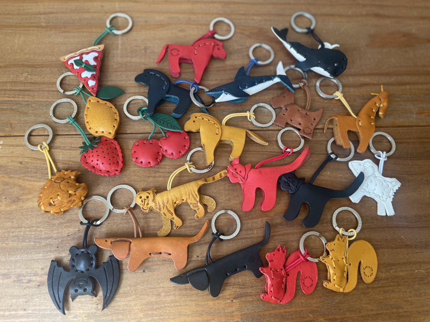 LA CUOIERIA クオイエリア レザーキーホルダー  新しい型入荷しました