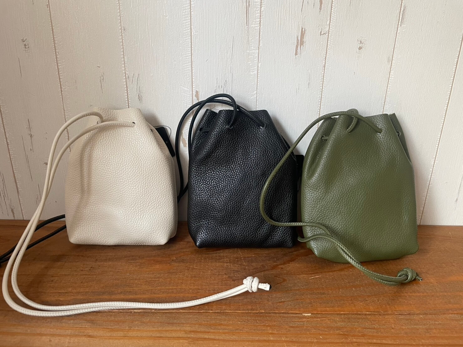 FERCHI(フェルキ)巾着型レザーミニバッグ