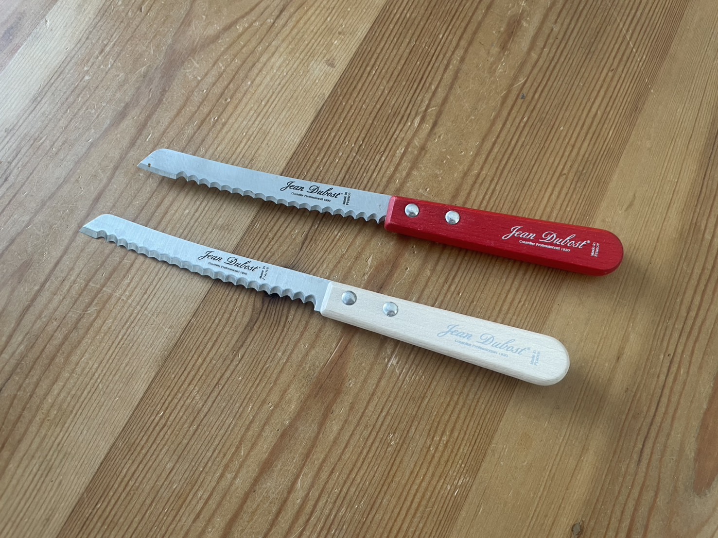 Jean Dubost Wood Handle mIni Bread Knife and Wood Cutting board