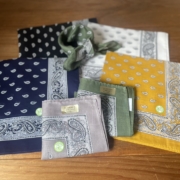BLUMAR GLARNER TUECHLI BANDANA（ブリュメル）ペイズリー柄バンダナ