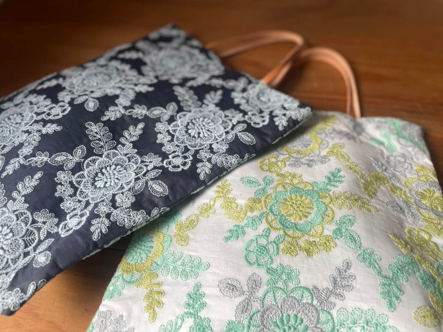 CASTLE COMBE GARDEN  刺繍バッグ2026SS