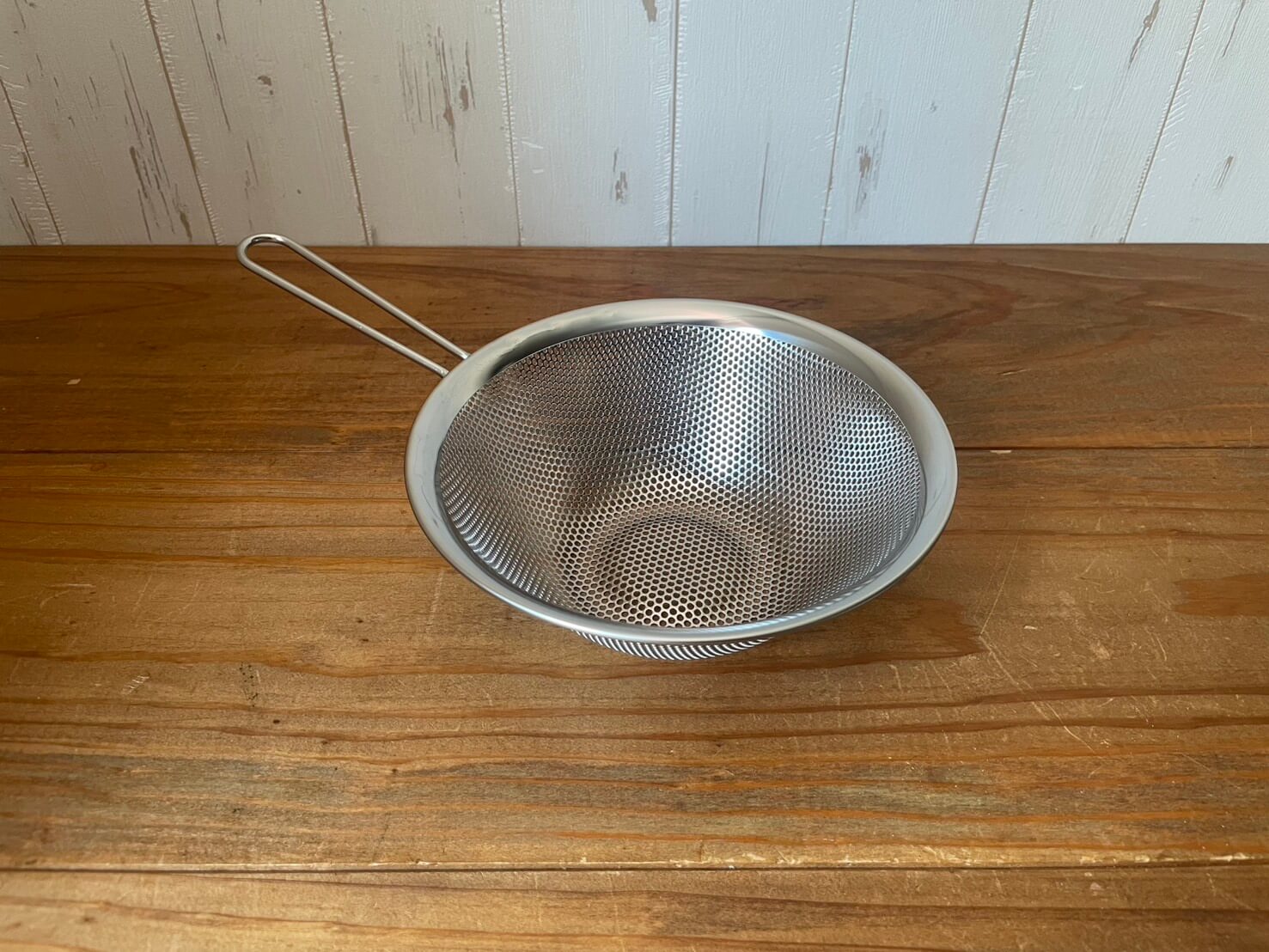 SORI YANAGI KITCHIN TOOL 柳宗理のパンチングストレーナー